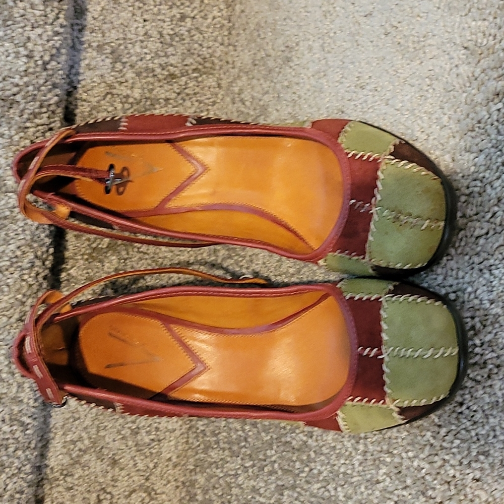 Women's shoes